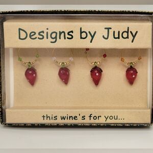 ▪︎New! Wine Charms